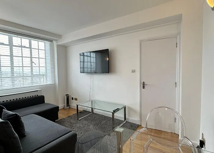 Chelsea ,One Bedroom Apartment
